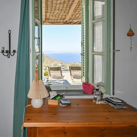 Hill-ton Apartment